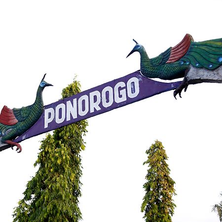 فندق أماريس بونوروجو Ponorogo المظهر الخارجي الصورة